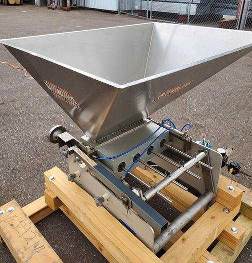 Used HINDS-BOCK 4P-08NT Muffin Cake Batter 4 Piston Depositor