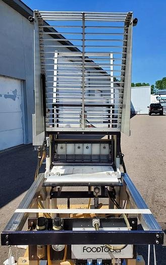 Used FoodTools CS-10AF Cake and Bar Slicer
