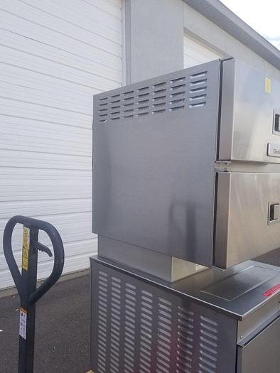 Used CLEVELAND 24CEM48 Convection STEAMER with BOILER BASE