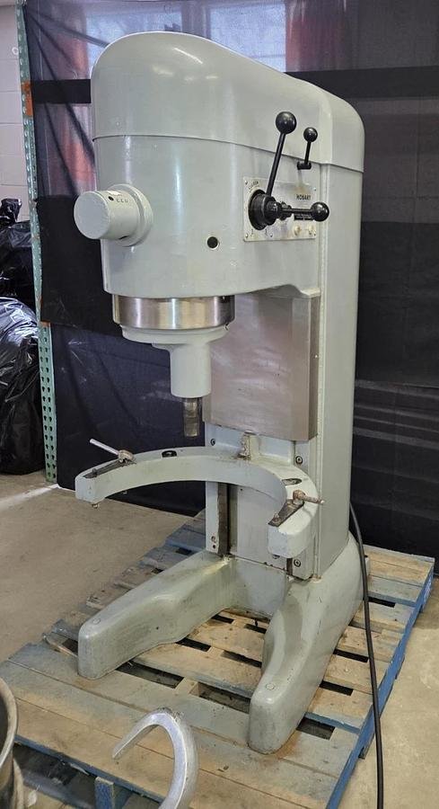 Used HOBART M802 80 QT Planetary MIXER 230V 1 Phase