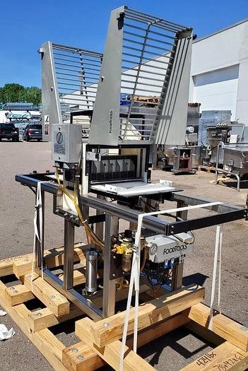 Used FoodTools CS-10AF Cake and Bar Slicer