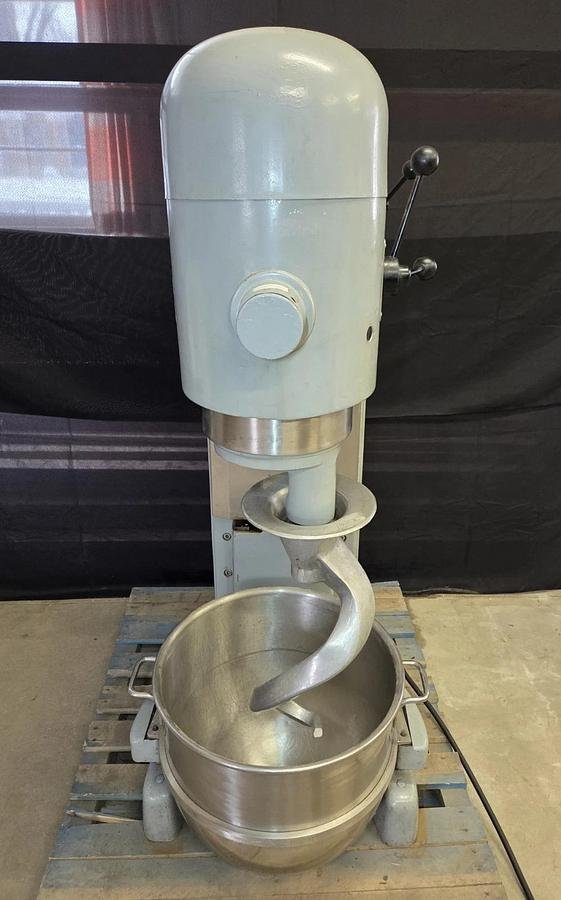 Used HOBART M802 80 QT Planetary MIXER 230V 1 Phase