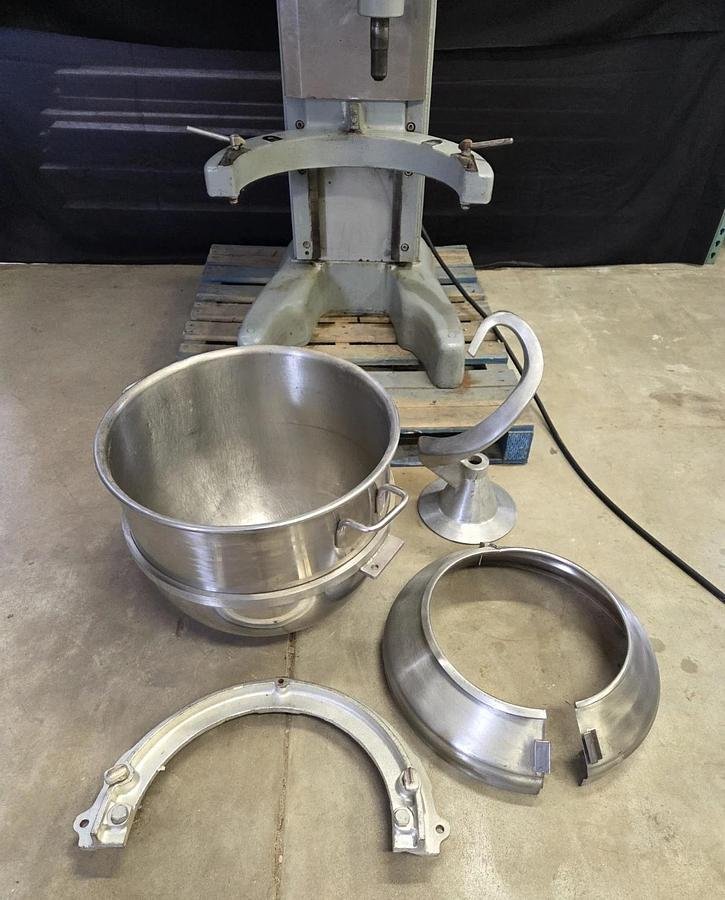 Used HOBART M802 80 QT Planetary MIXER 230V 1 Phase