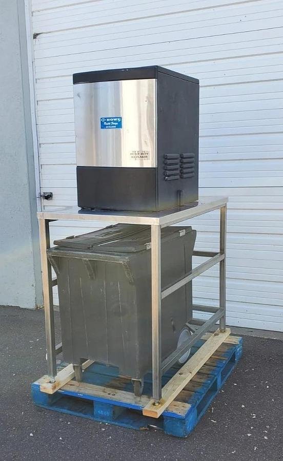 Used HOWE 1000-RLE Remote Ice Flaker 1000 LB Ice Maker with Stand and Cart